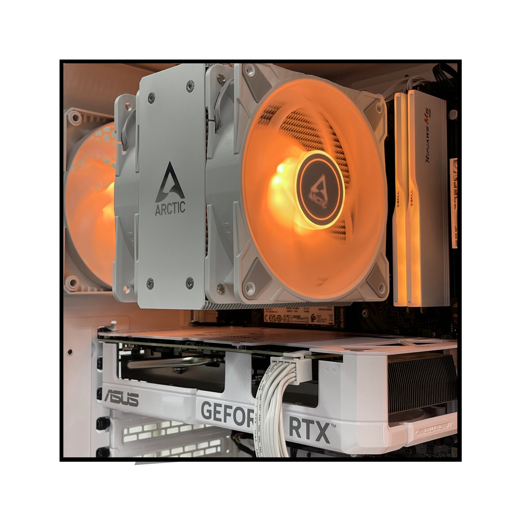 EXTREME GAMING VIT R7/4070/2x16GB/1000GB